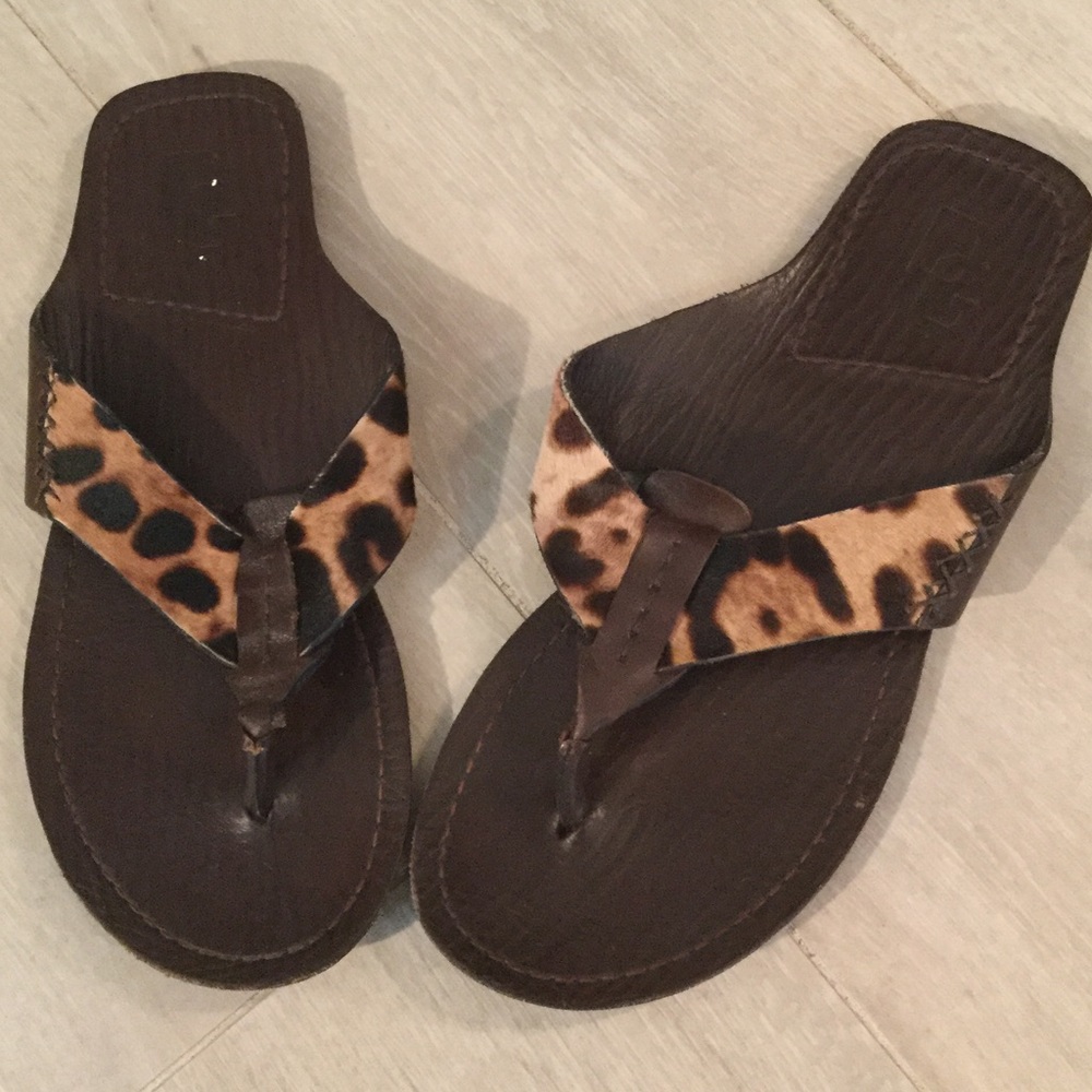 🆕 D&G leopard print leather sandals ..